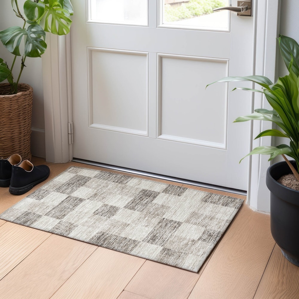 Machine Washable Indoor/ Outdoor Checker Chantille Rug
