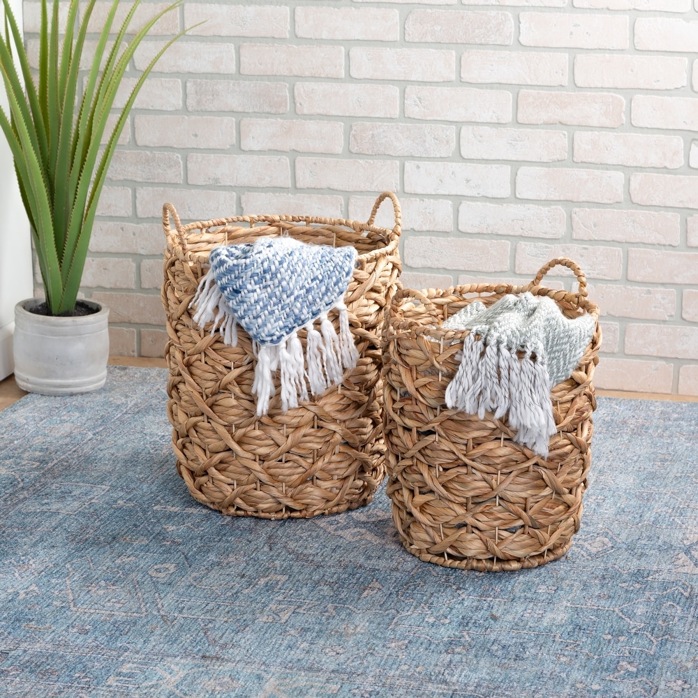 https://ak1.ostkcdn.com/images/products/is/images/direct/7d917ec5592c74cde5eaaaa837b476373757d747/Natural-Wicker-Decorative-Round-Storage-Baskets-%28Set-of-2%29.jpg