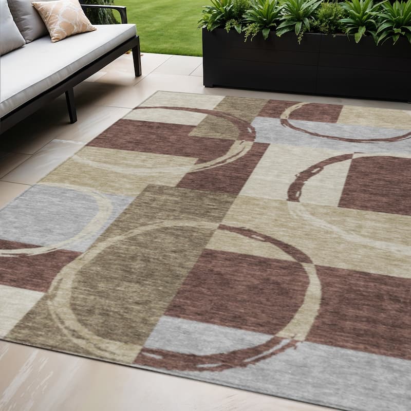 HomeRoots Geometric Modern Rectangle Outdoor Rug - 5' X 8'