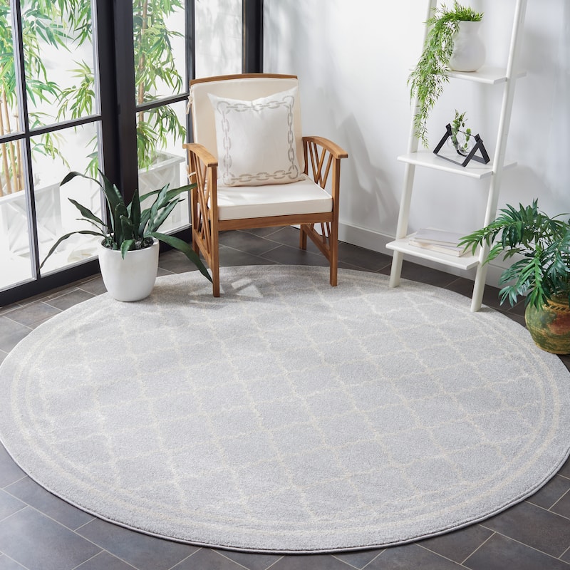 SAFAVIEH Amherst Namira Trellis Rug - 8' Round - Light Grey/Beige