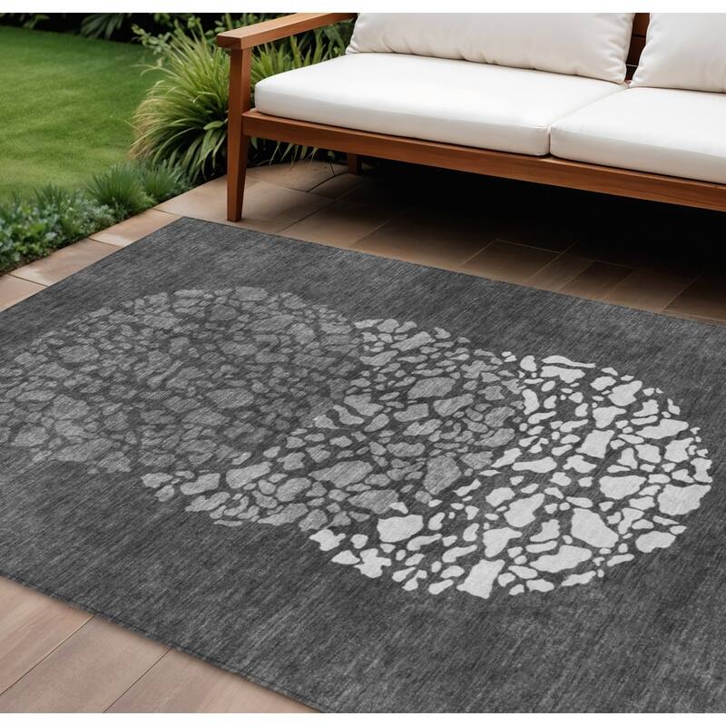 HomeRoots Abstract Transitional Rectangle Outdoor Rug - 8' X 10'