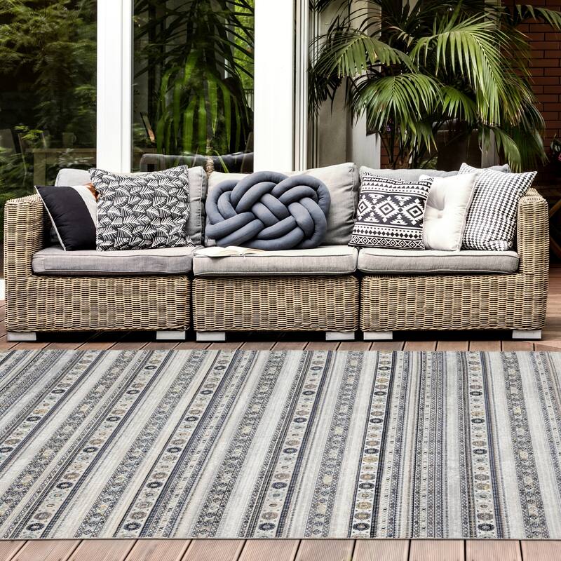 N Natori 24-Seven Outdoor/Indoor Tribal Southwestern Area Rug
