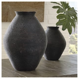 Hannela Vase