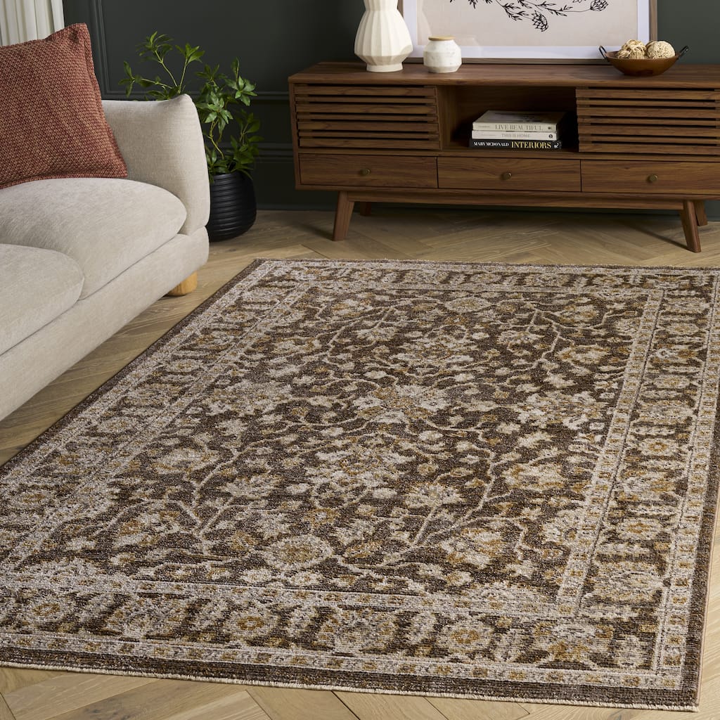 SAFAVIEH Hazel Vula Traditional Oriental Rug