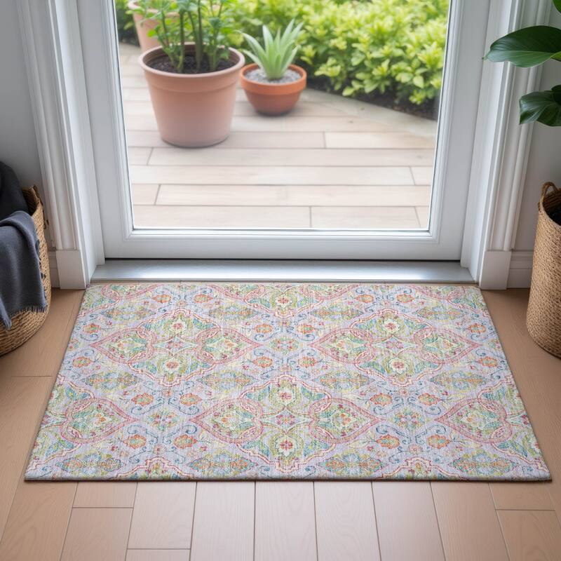Machine Washable Indoor/Outdoor Traditional Spades Chantille Rug