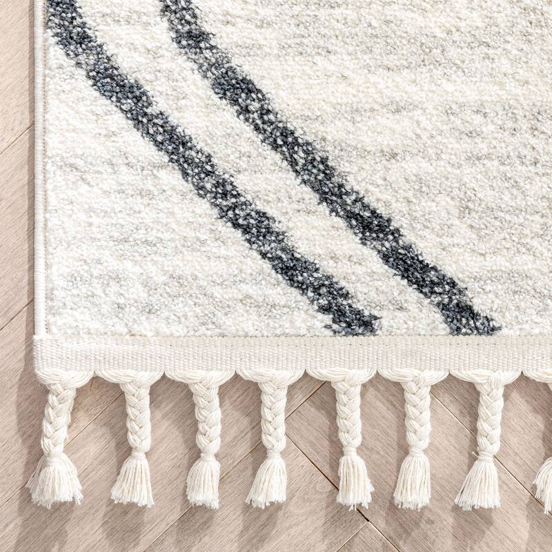 Well Woven Kennedy Reeve Modern Chevron Pattern Area Rug