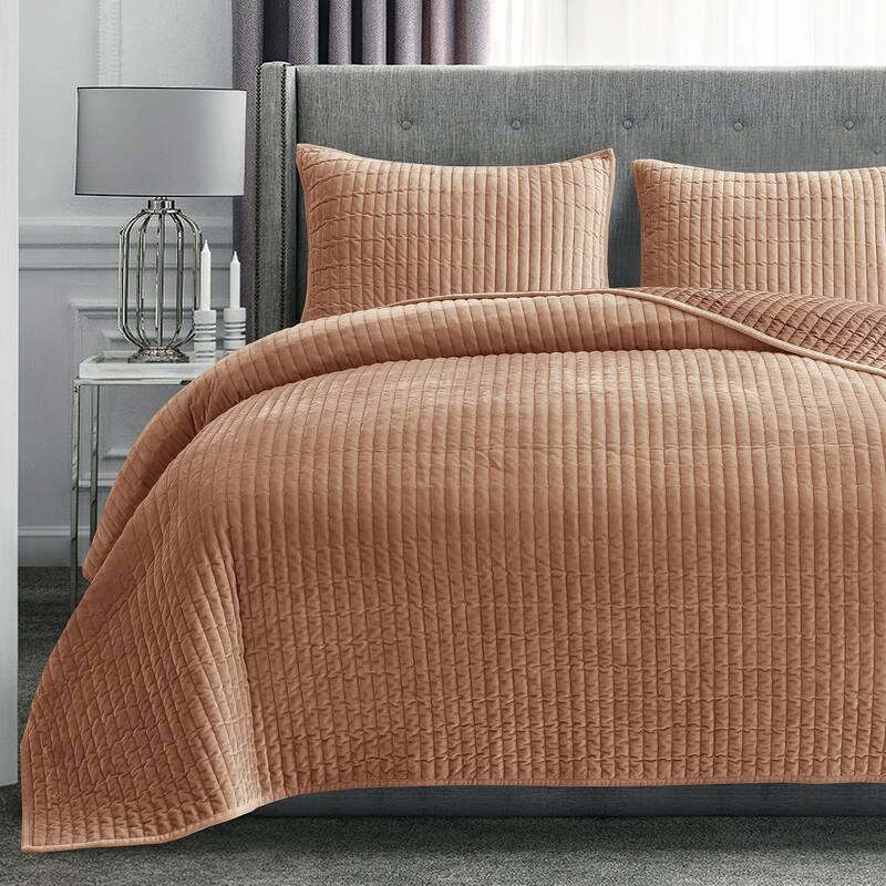 Wonderful Velvet 3 Piece Quilt Set