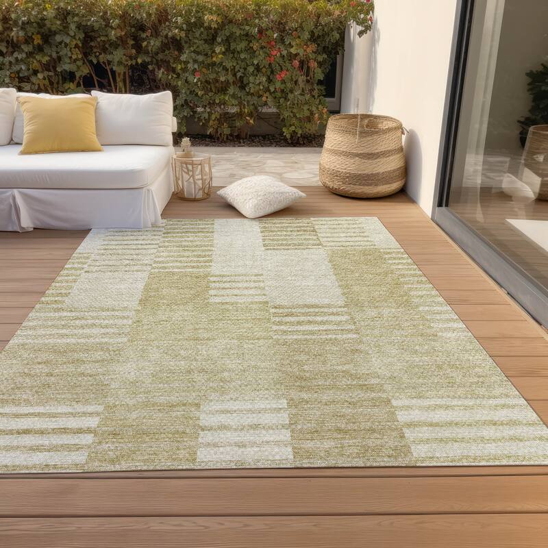 Machine Washable Indoor/ Outdoor Chantille Geometric Contemporary Rug