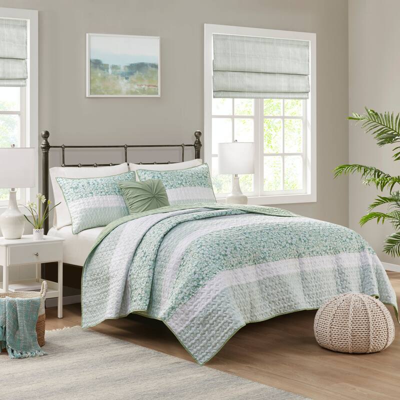 Madison Park Evian 4 Piece Seersucker Quilt Set with Throw Pillow