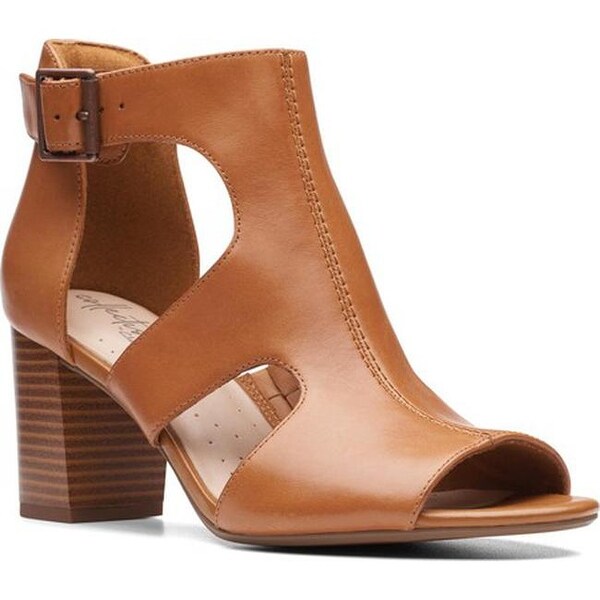 clarks tan leather sandals