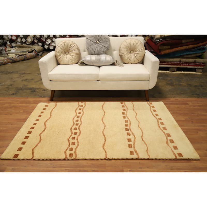 Hand Knotted Oriental 100% Wool Carpet Modern Modern Beige & Ivories Gabbeh Area Rug - 5' 11'' X 4' 0''