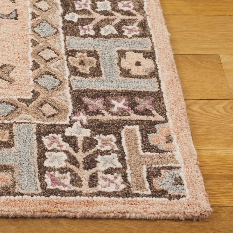 SAFAVIEH Hand-Tufted Aspen Sumangala Traditional Wool Rug