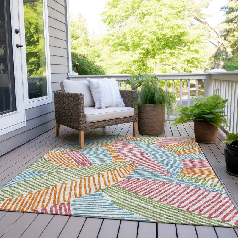 Machine Washable Indoor/ Outdoor Chantille Contemporary Squiggles Rug - White - 10' x 14'