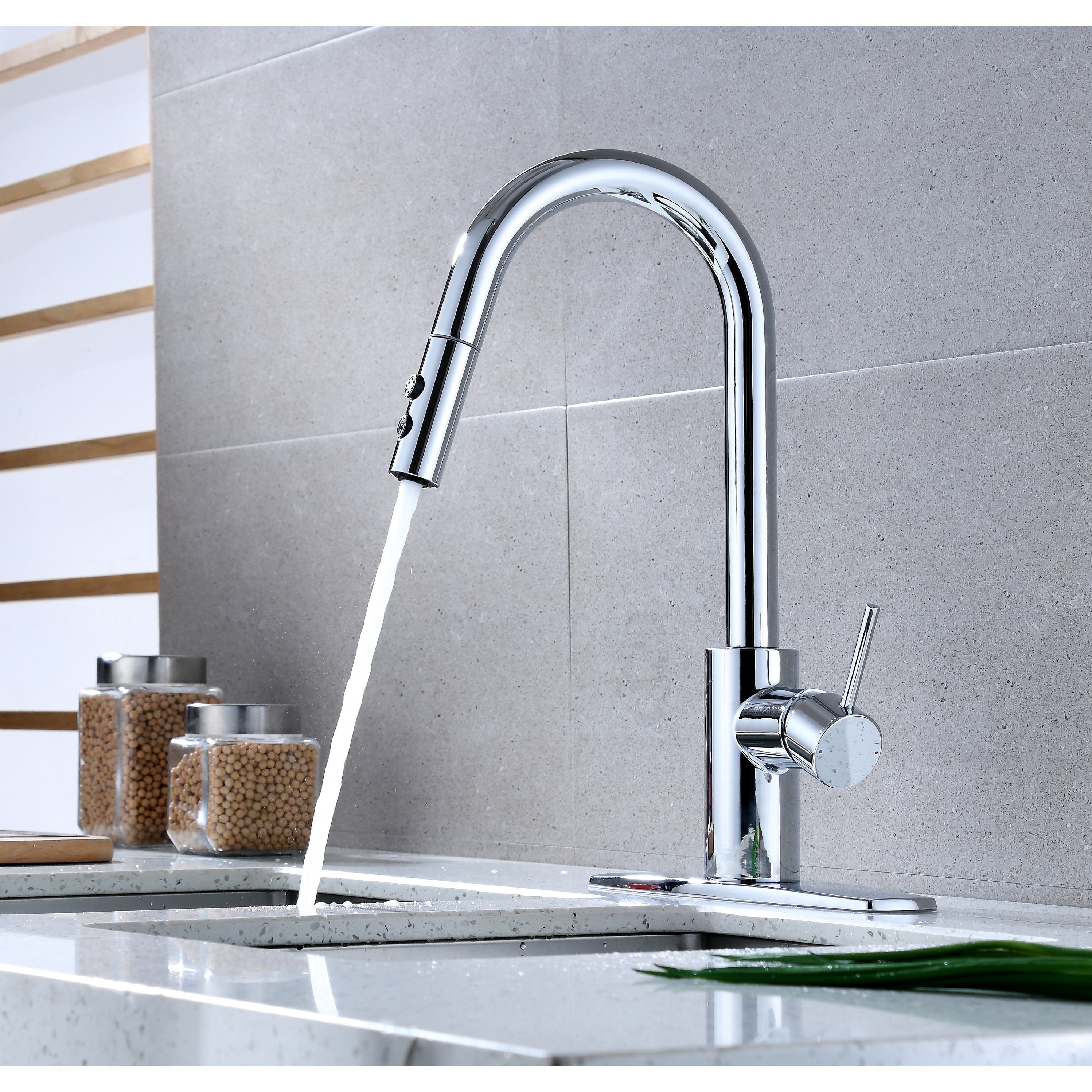 Bane Definere Bordenden Ultra Faucets Euro Collection Single-Handle Kitchen Faucet With Pull-Down  Spray - Bed Bath & Beyond - 33962213