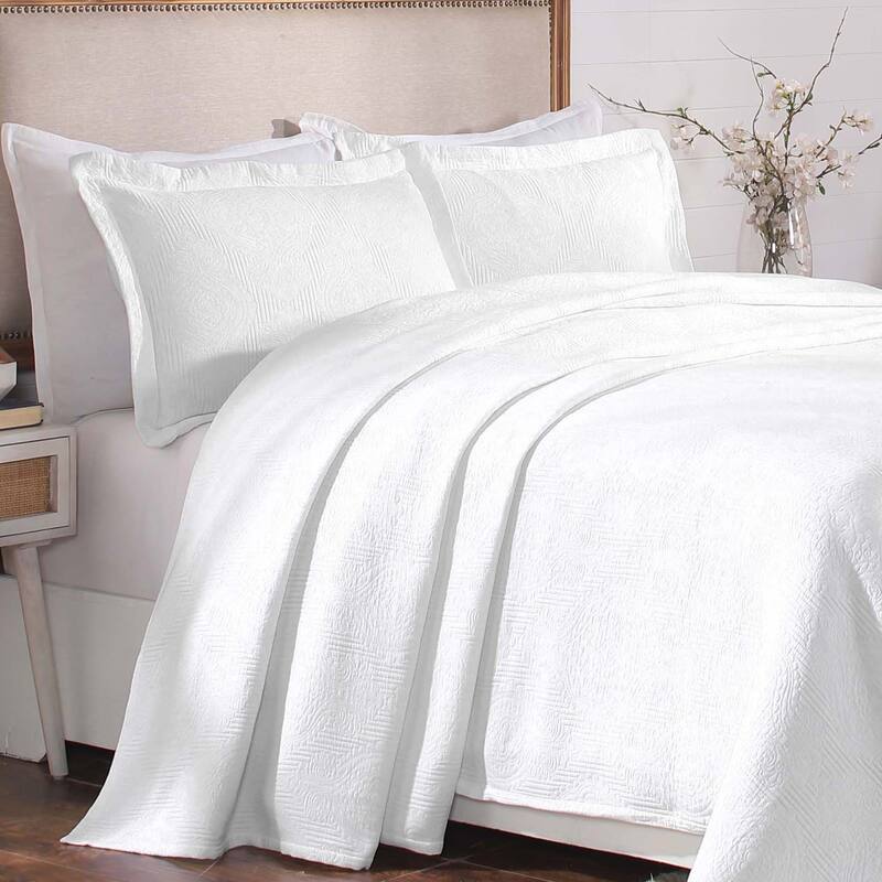 Superior Victory Cotton Matelasse Jacquard Medallion Scroll Bedspread Set
