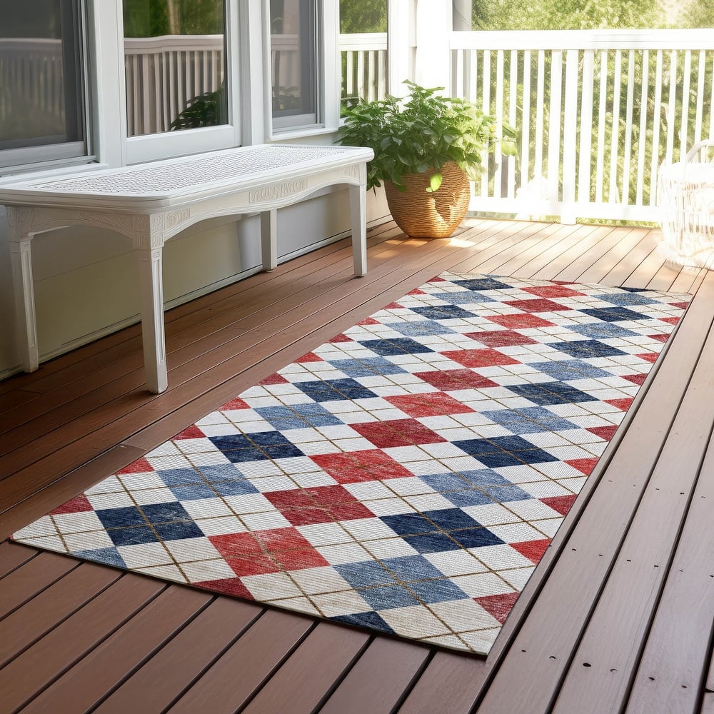 Machine Washable Indoor/ Outdoor Modern Argyle Chantille Rug