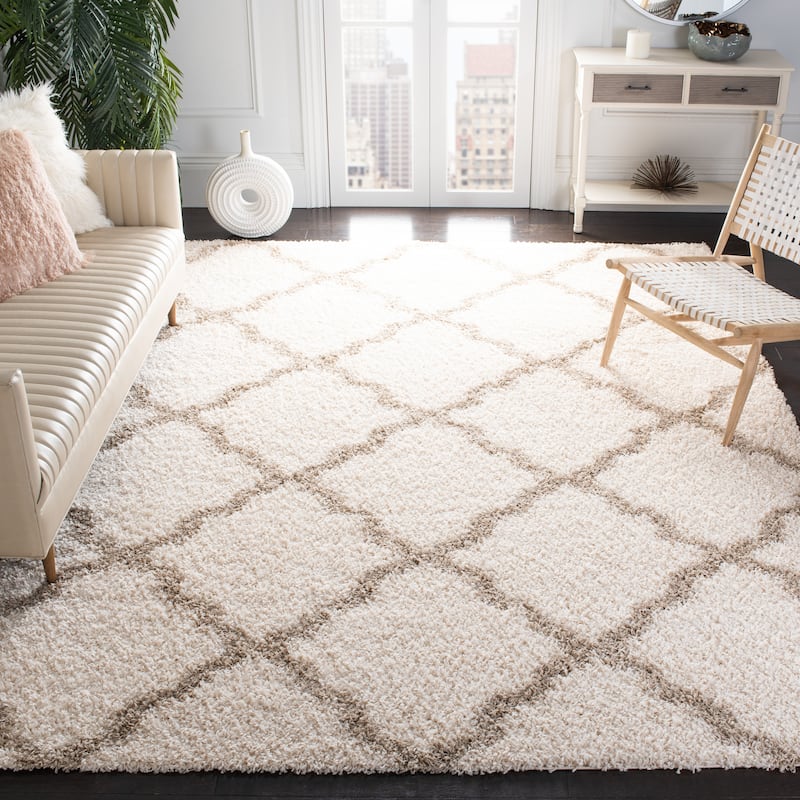 SAFAVIEH Dallas Shag Giusy Trellis 1.5-inch Thick Rug - 6' x 9' - Ivory/Beige