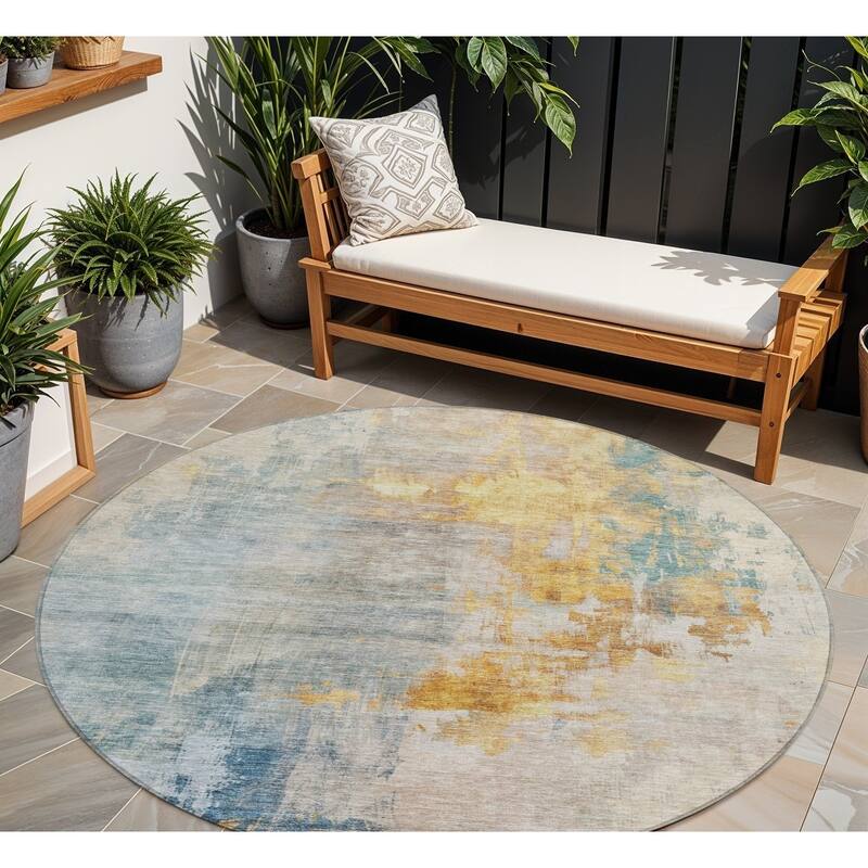 HomeRoots Abstract Transitional Rectangle Outdoor Rug - 8' Round