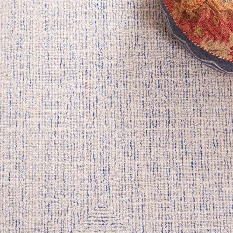 SAFAVIEH Handmade Abstract Maggy Modern Wool Rug