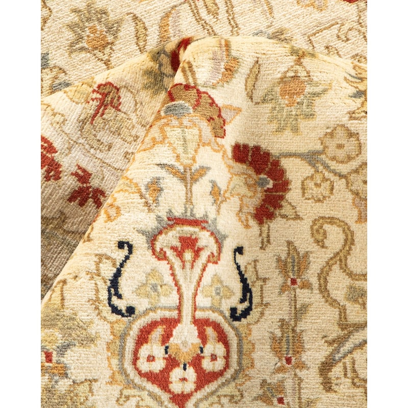 Overton Handknotted Wool Traditional Oriental Ivory Area Rug - 4' x 6'