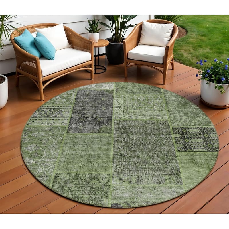 HomeRoots Patchwork Transitional Rectangle Outdoor Rug - 8' Round
