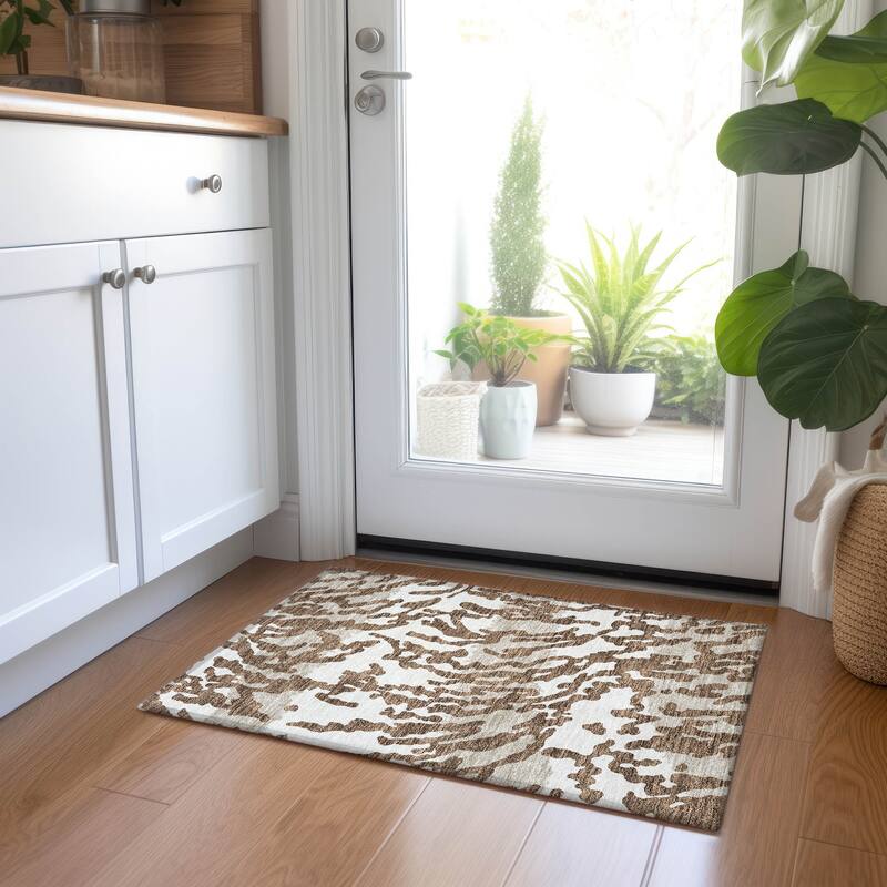 Machine Washable Indoor/ Outdoor Chantille Abstract Animal Print Rug
