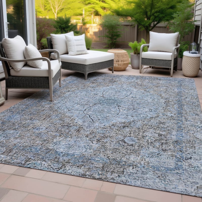 Machine Washable Indoor/Outdoor Traditional Global Chantille Rug