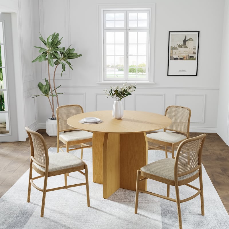Solid Wood Round Dining Table for 4-8 People Nordic style