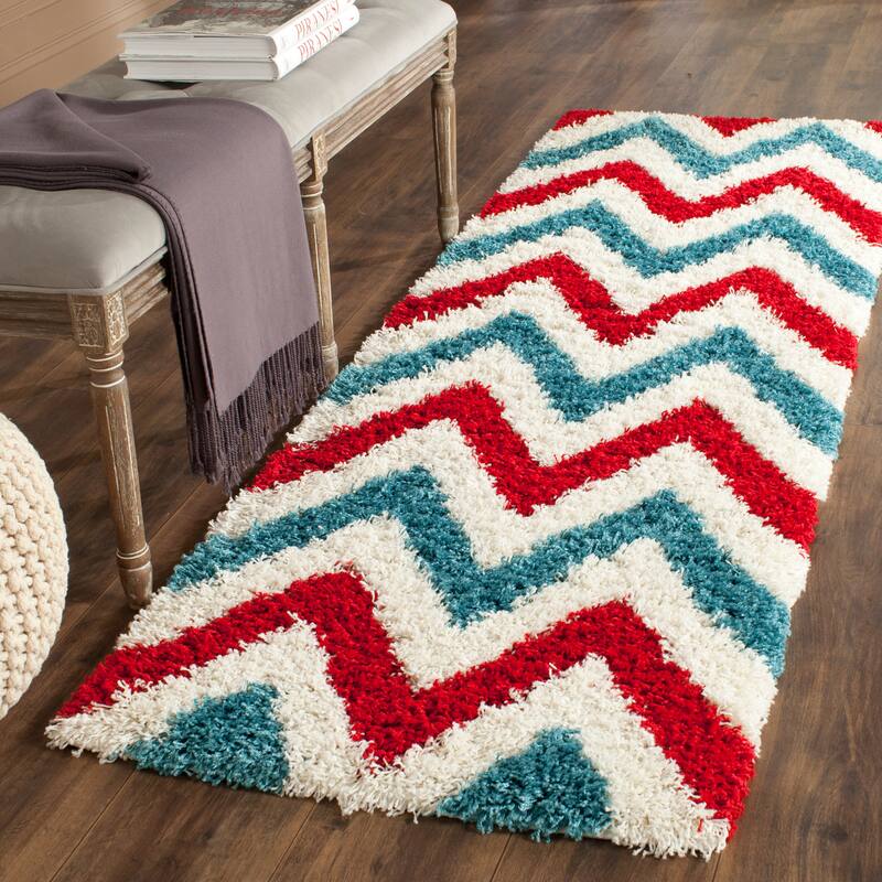 SAFAVIEH Kids Shag Georgeann Chevron Nursery Playroom 2-inch Thick - 2' 3" x 7' - Ivory/Red