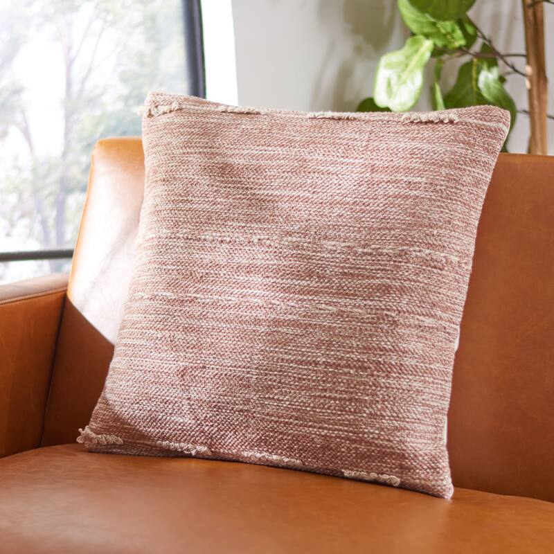 SAFAVIEH Nikola 18-inch Square Decorative Accent Throw Pillow - 18" x 18" Square - Peach