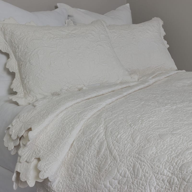 Adeline Floral Quilt - Antique White - Twin