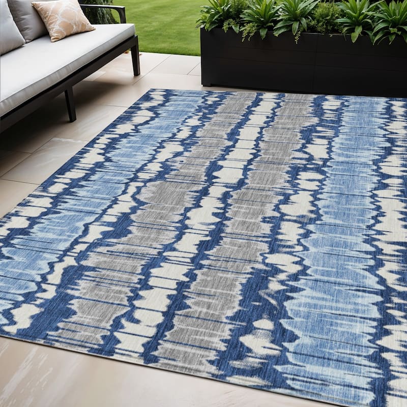 HomeRoots Striped Transitional Rectangle Outdoor Rug - 5' X 8'