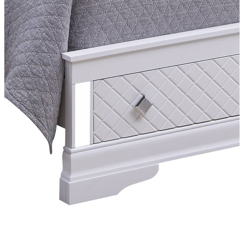 Queen Size Wood Platform Bed with LED Headboard and Jewel Tufting