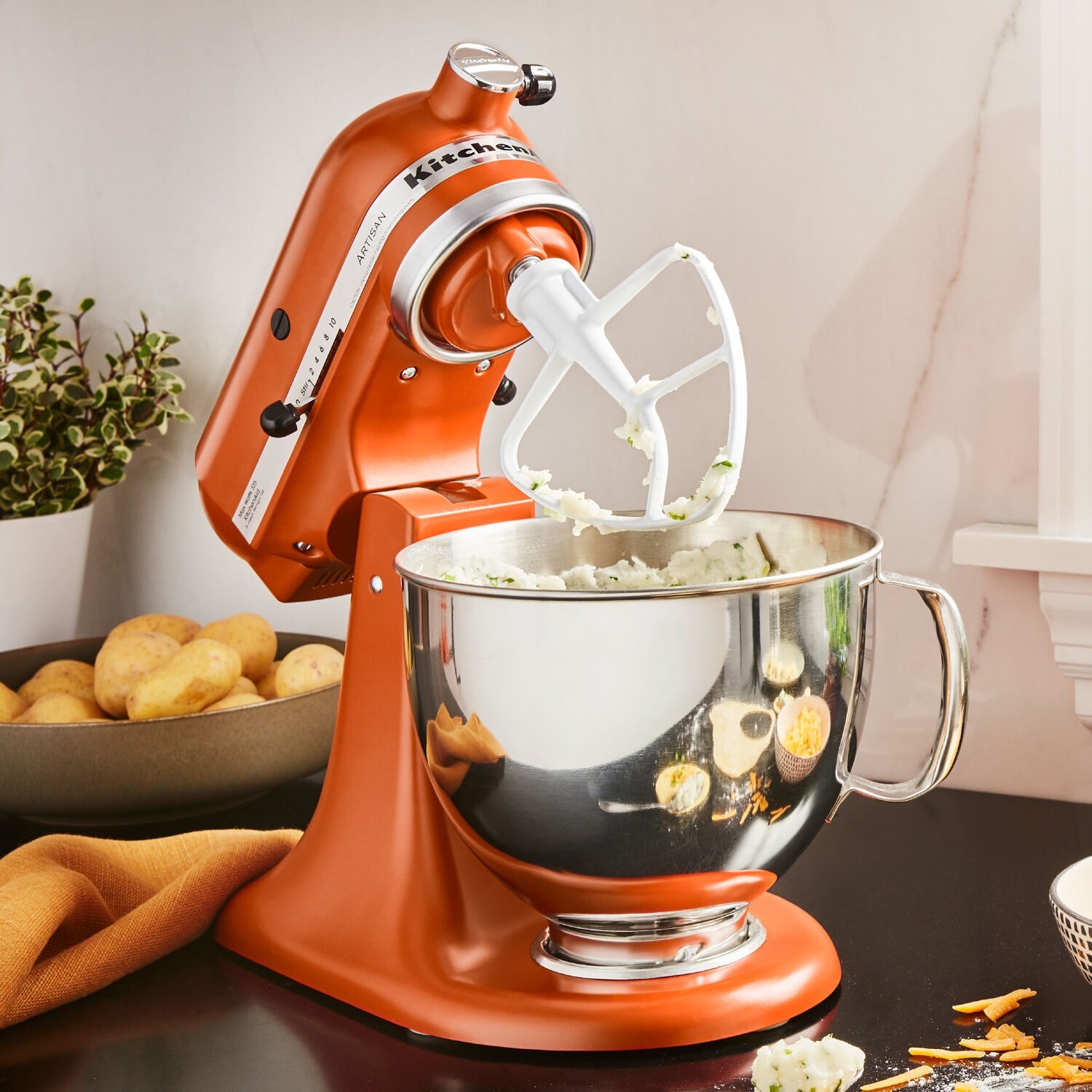 KitchenAid Artisan Series 5 Quart Tilt-Back Head Stand Mixer in
