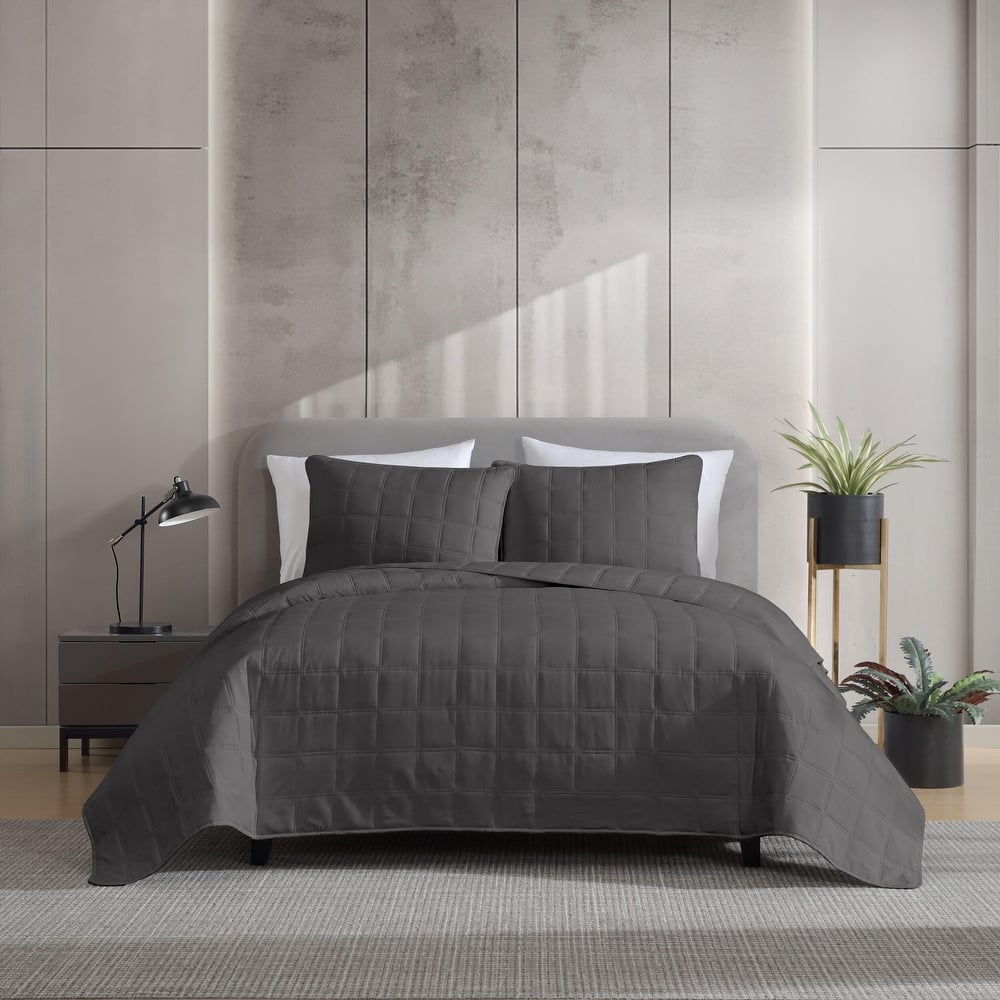 Kenneth Cole Solid Stonewashed Reversible Quilt Set