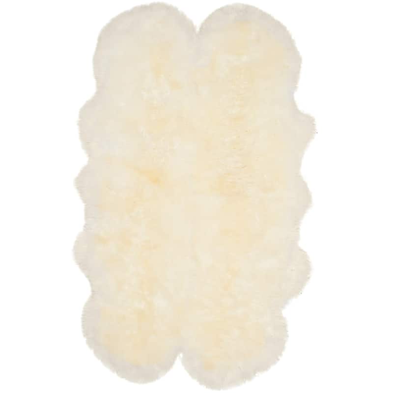 SAFAVIEH Handmade Natural Sheepskin Leanca 3.4-inch Thick Rug