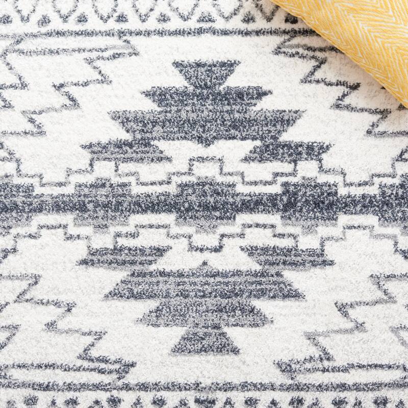 SAFAVIEH Layla Rimma Moroccan Rustic Rug