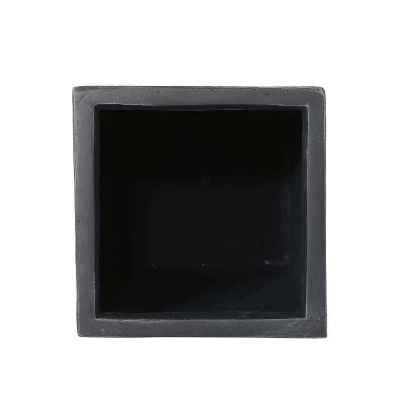 Flower pot，PLANTER，This garden urn planter allows for variation in height in your garden area