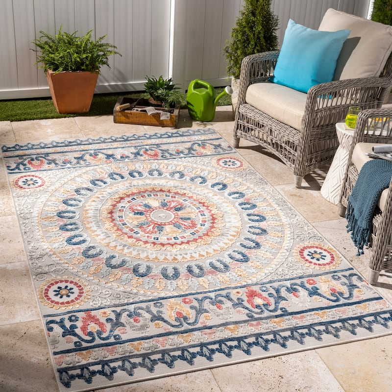 Livabliss Cabo Indoor/ Outdoor Transitional Area Rug - 2'2" x 3'9" - Red/Blue