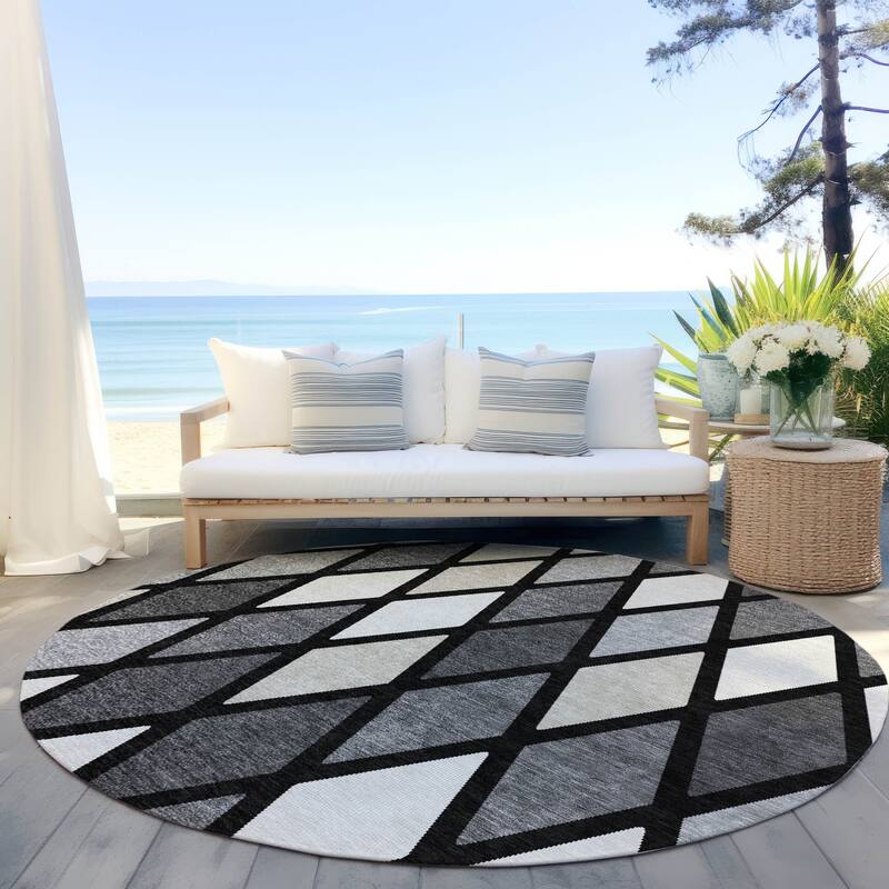 Machine Washable Indoor/ Outdoor Chantille Diamond Prism Rug - Black - 8' x 8'