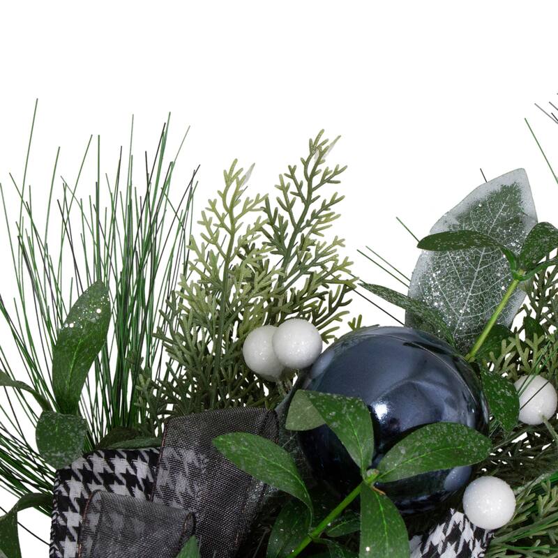 Houndstooth White Berries Artificial Christmas Wreath - 24-Inch, Unlit