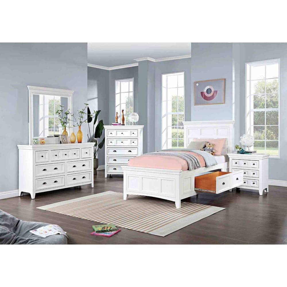 White Transitional Solid Wood Bedroom Furniture Set with USB Nightstand