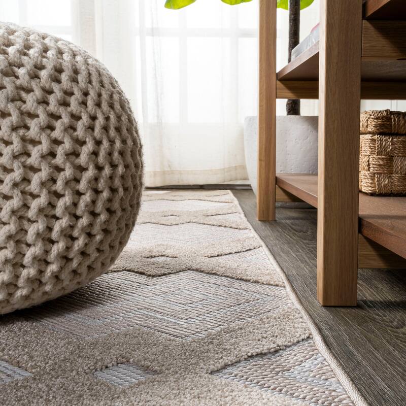 JONATHAN Y Haze High-Low Pile Ogee Trellis Tone-on-Tone Indoor/Outdoor Area Rug