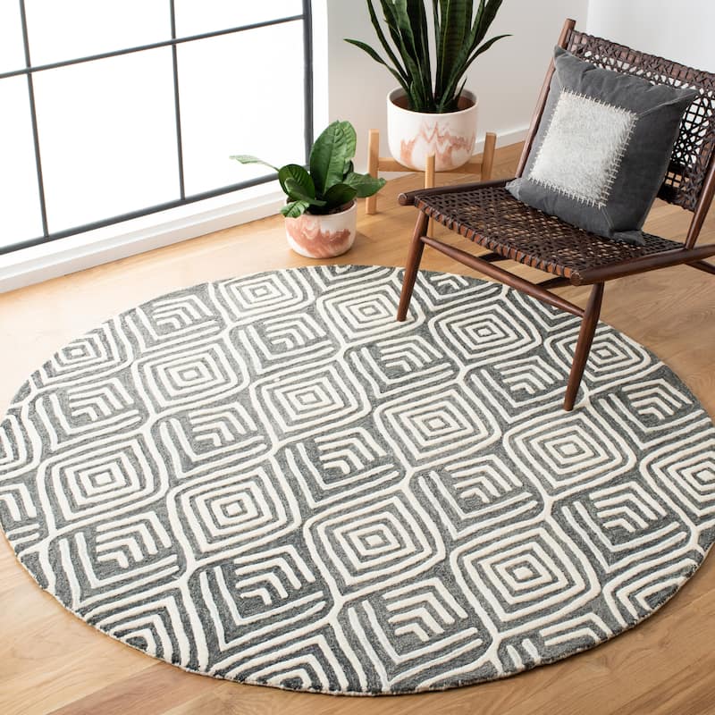SAFAVIEH Handmade Blossom Atiye Modern Floral Wool Rug - 6' Round - Ivory/Grey
