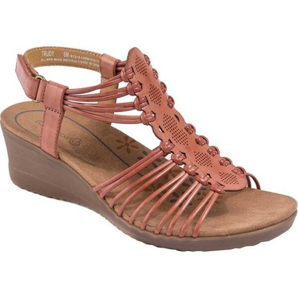 bare traps trudy wedge sandal