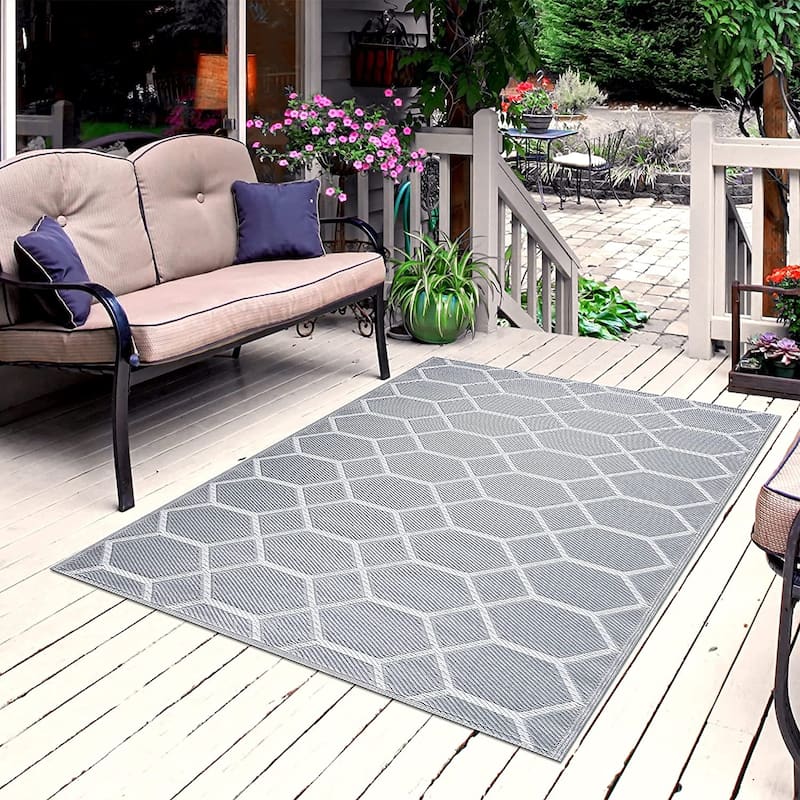 Miami Lightweight Reversible Recycled Plastic Outdoor Floor Mat/Rug - 5'x7' - Gray&White