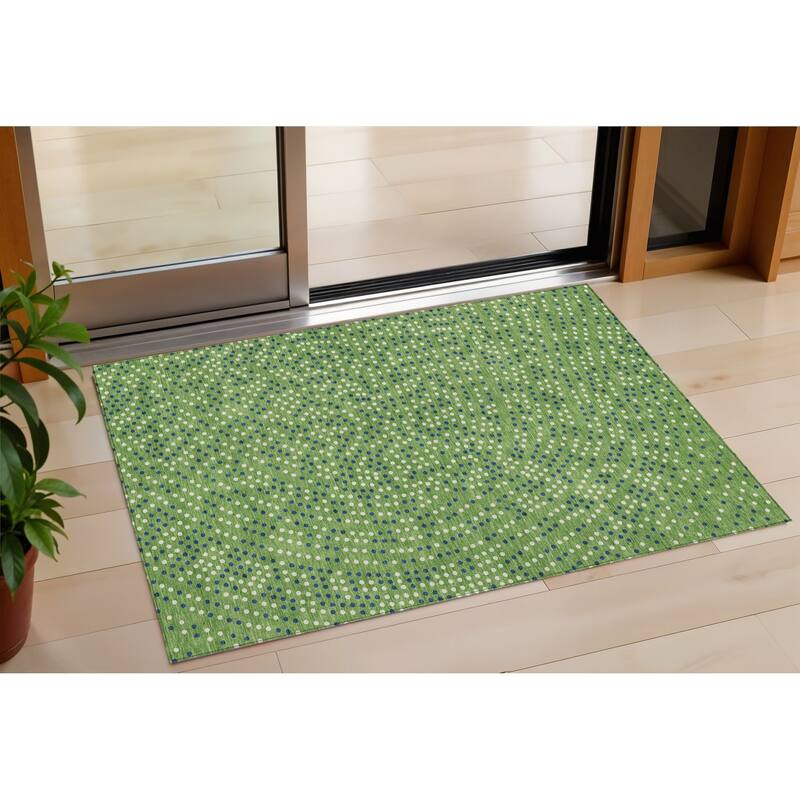 HomeRoots Polka Dot Transitional Rectangle Outdoor Rug - 3' x 5'