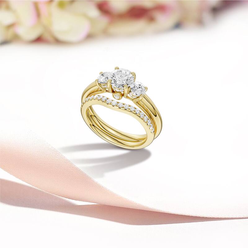 1 1/2ct TDW Diamond Three Stone Anniversary Ring Set in 14K Yellow Gold for Women