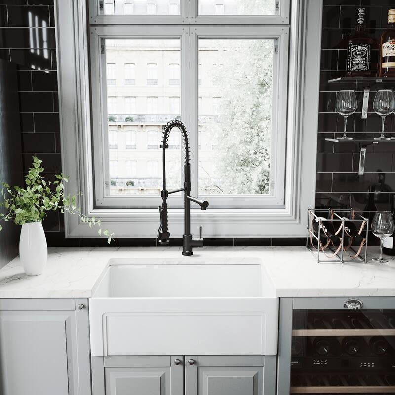 VIGO Zurich 27" H Single Handle Pull-Down Sprayer Kitchen Faucet