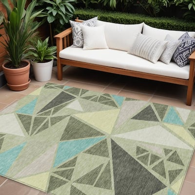 HomeRoots Geometric Transitional Rectangle Outdoor Rug